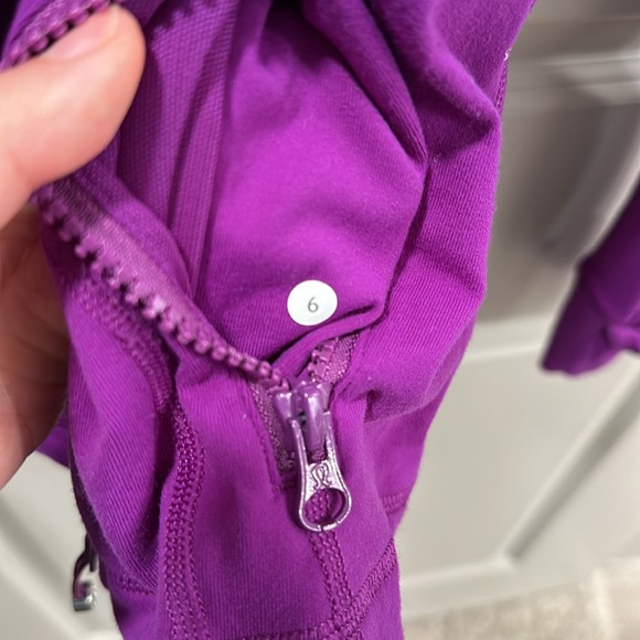 Lululemon define jacket size 6 - Picture 2 of 3